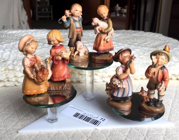 lot 72 image: Lot of 6 Anri Italy Juan Ferrandiz wood carve...