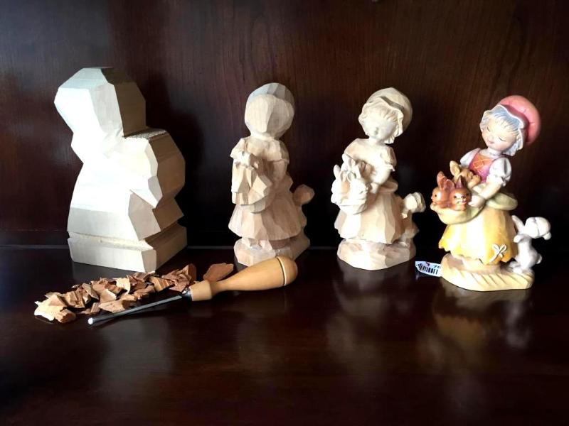 lot 76 image: Anri&nbspFigurine Italy 651-916 Bundle of Jo...
