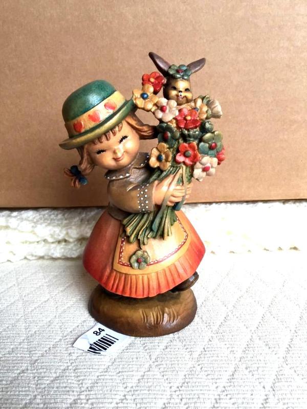 lot 84 image: Anri Italy Wood Carving &quotFlower Girl.&qu...