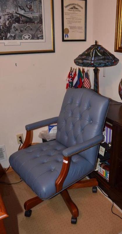 lot 10 image: Ethan Allen Office chair- feels like leather ...