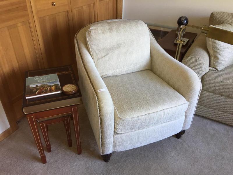 lot 11A image: Flexsteel sitting room chair approx 36" ...
