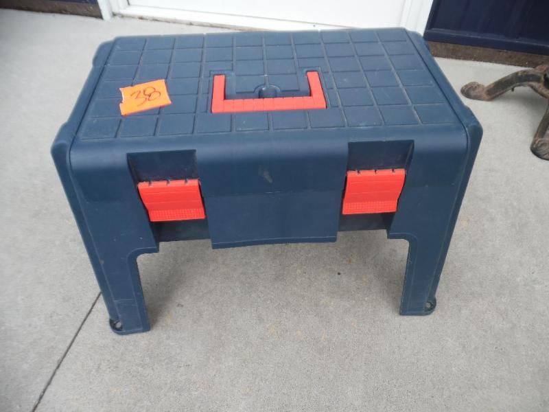 lot 38 image: Step stool