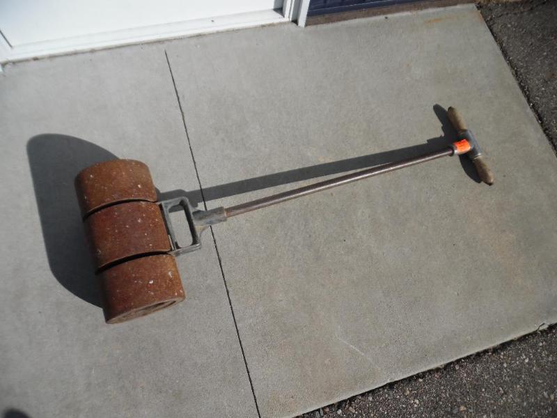 lot 42 image: Steel Wheel Roller