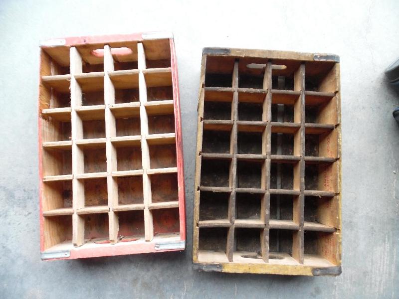 lot 6 image: Vintage pop crates