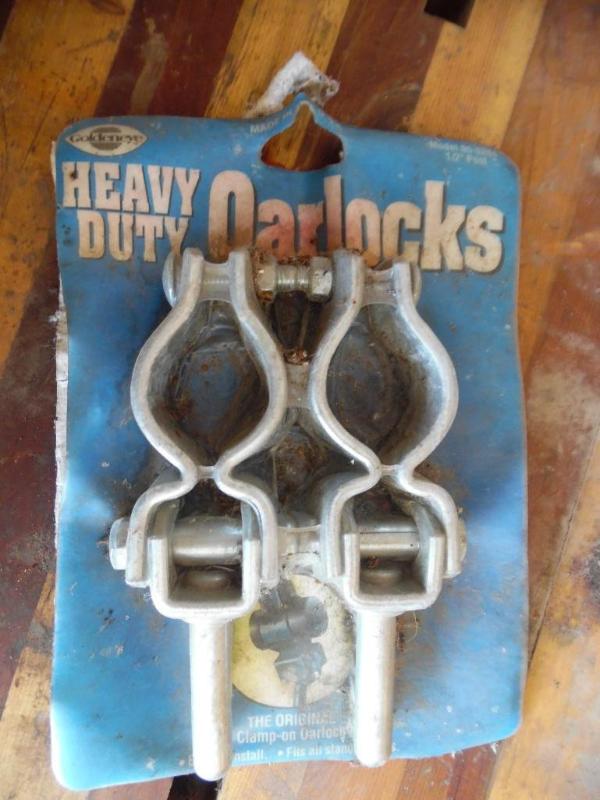 Heavy duty oar locks