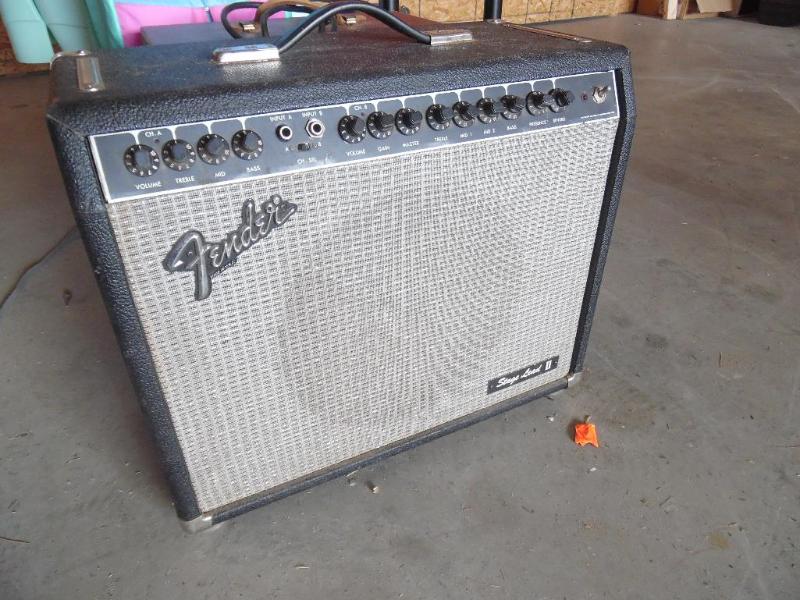 lot 18 image: Amp