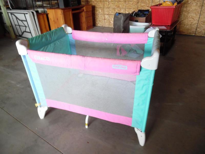 lot 23 image: Pack N Play