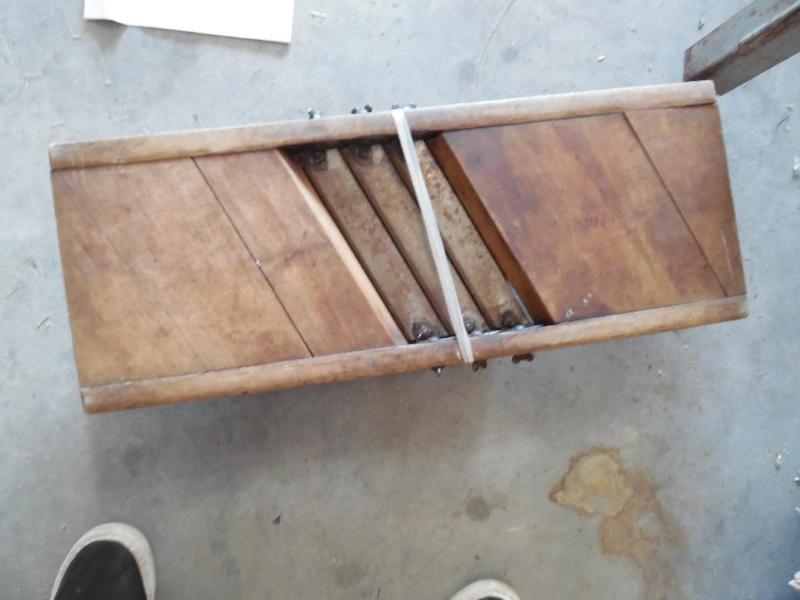 lot 27 image: Kraut cutter