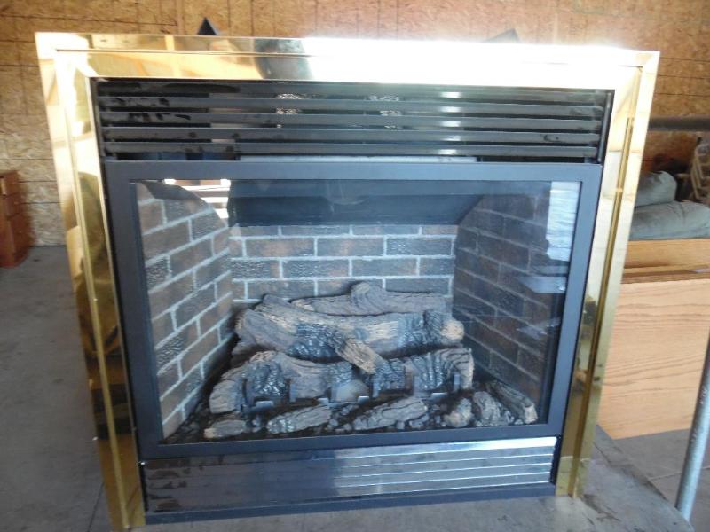 lot 30 image: Propane fireplace