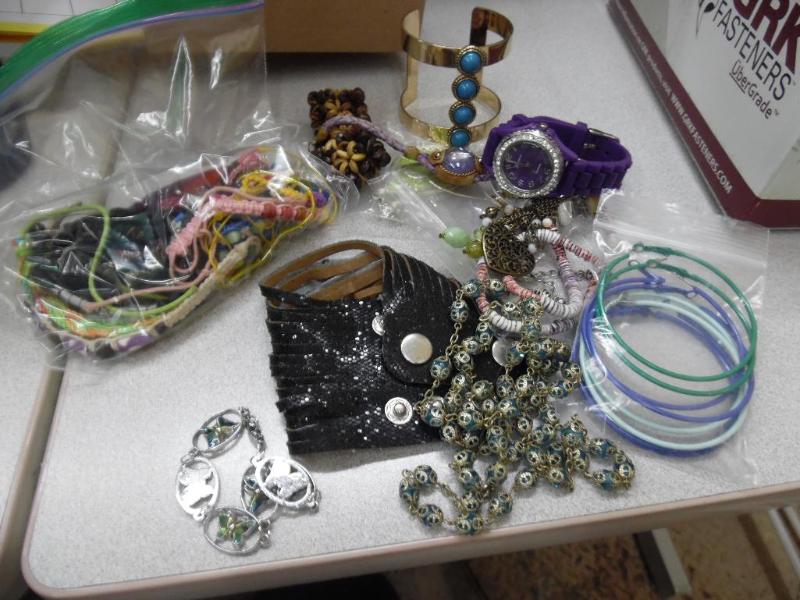 lot 37 image: Costume jewelry