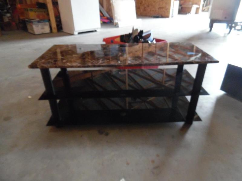 lot 5 image: TV Stand