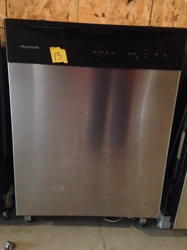 lot 13 image: Frigidaire dishwasher