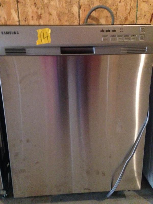 lot 14 image: Samsung dishwasher
