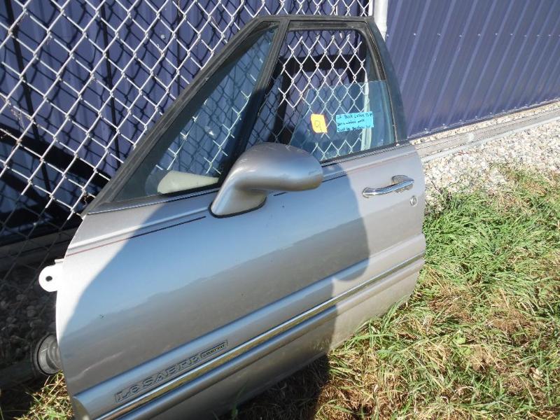 lot 9 image: Buick LeSabre Car Door