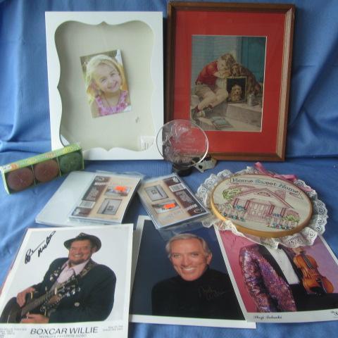 Puppy Print, Magnetic Frames, Autograph 8x10s