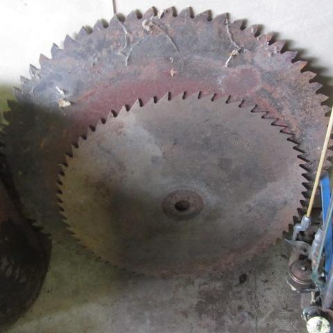 lot 105 image: Buzz Saw Blades