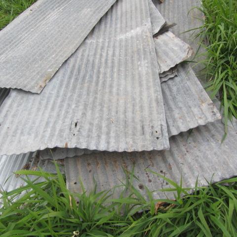 lot 108 image: Barn Tin