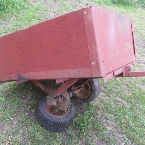 lot 11 image: Lawn Trailer