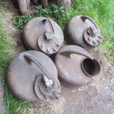 lot 118 image: Milking Buckets