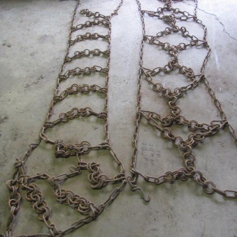 lot 129 image: Sections of Tractor Chain