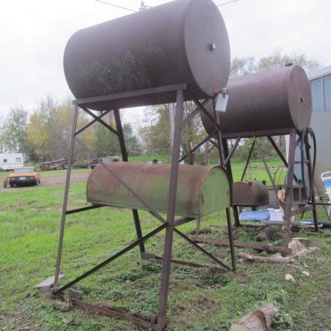 lot 14 image: Fuel Tank & Stand