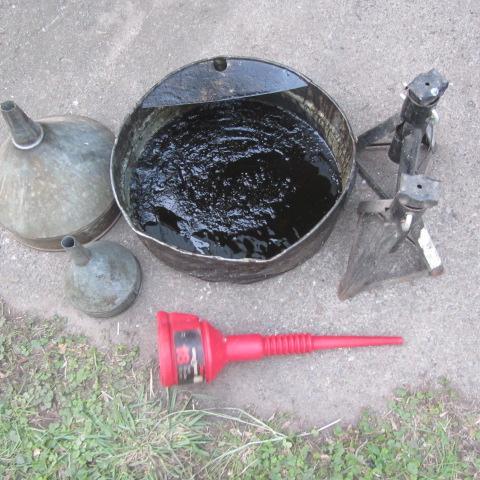lot 148 image: Automotive Oil Pan, Jack Stands