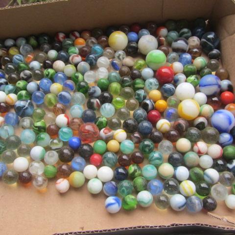 lot 154 image: Vintage Marbles