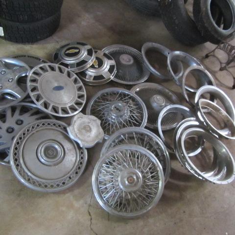 lot 163 image: Hub Caps, Trim Rings