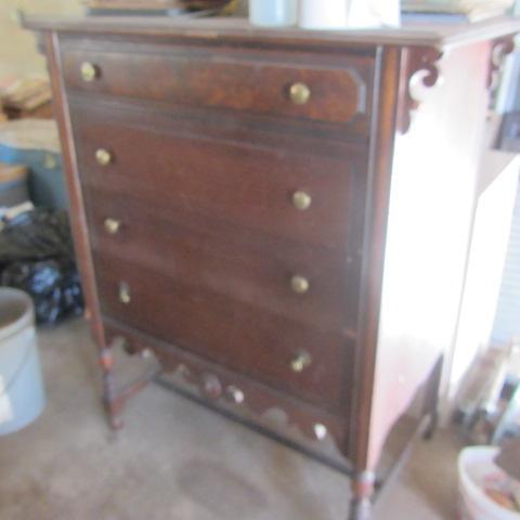 lot 17 image: MCM Dresser