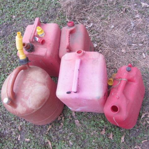 lot 186 image: Plastic Gas Cans