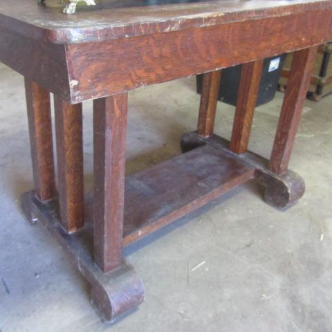 lot 19 image: Antique Library Table