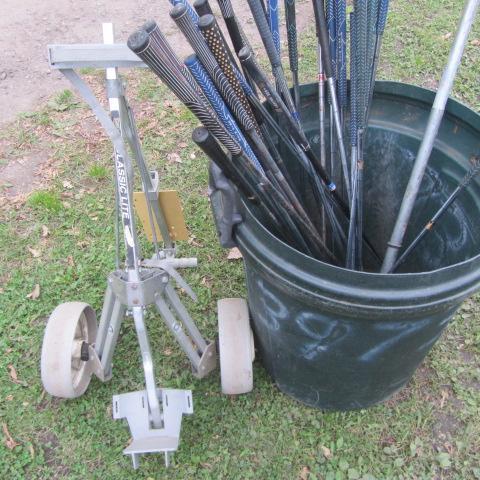 lot 204 image: Golf Bag Caddy, Clubs