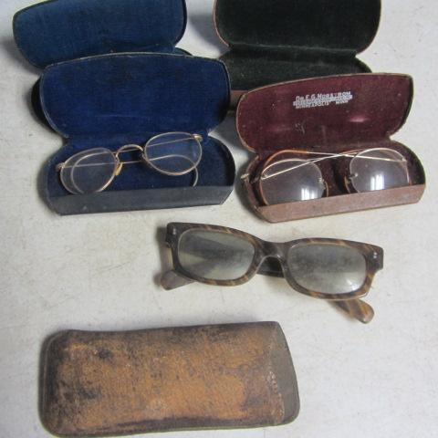 lot 208 image: Eye Glasses & Containers