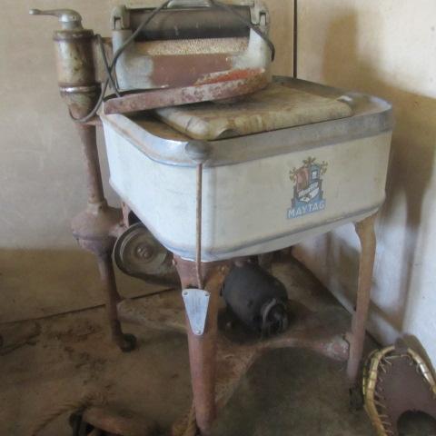 lot 21 image: Maytag Wringer Washer