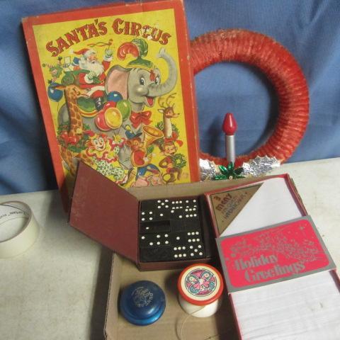 lot 210 image: Dominos, Yoyos, Vintage Pop Up Santa Book