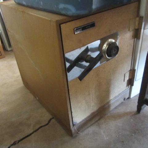 lot 22 image: Montgomery Wards Floor Safe