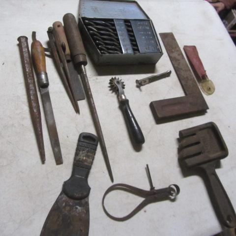 lot 226 image: Chain Detacher, Files, Drill Bits