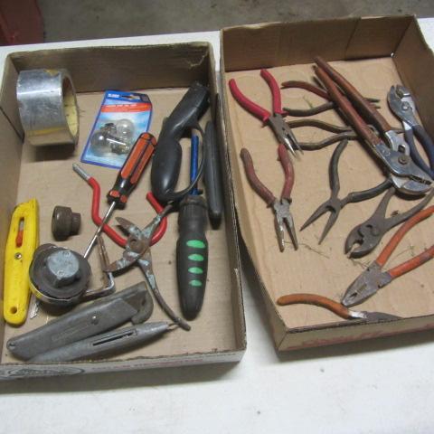 lot 248 image: Pliers, Knives, Gas Cap