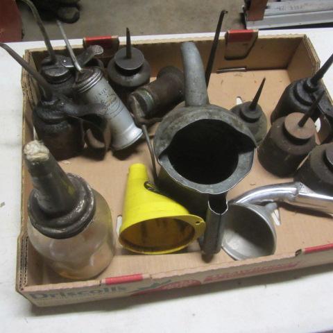 lot 267 image: Oil Cans & Bottles