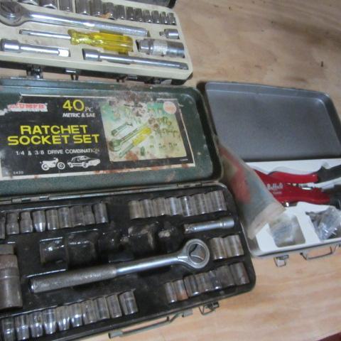 lot 270 image: Sockets & Pop Riveter