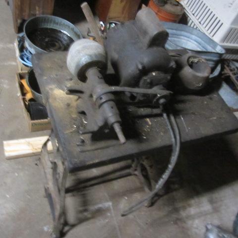 lot 272 image: Grinding Wheel, Sew Machine Table