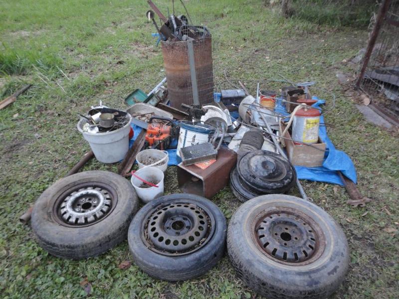 lot 319 image: Scrap Metal