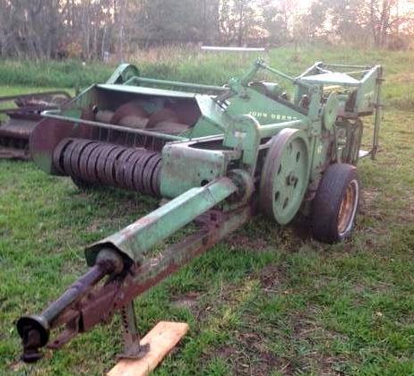 lot 4 image: John Deere 14T Baler