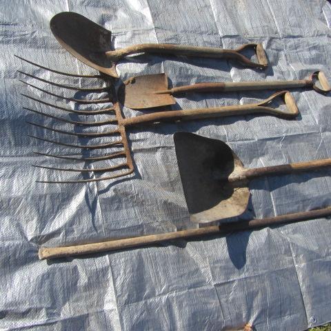 lot 46 image: Pry Bar, Shovels, Fork