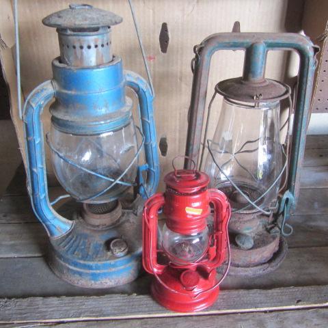 lot 53 image: Dietz & Paulls Barn Lanterns
