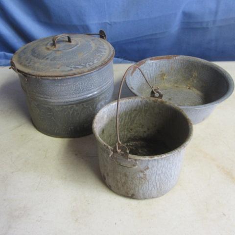 lot 69 image: Enamel Lunch Pail, Bucket & Pan