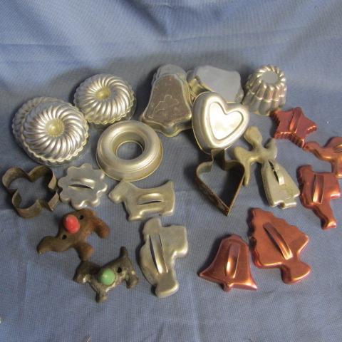 lot 78 image: Cookie Cutters with Vintage