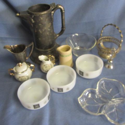 lot 79 image: Coffee, Fire King, Pottery