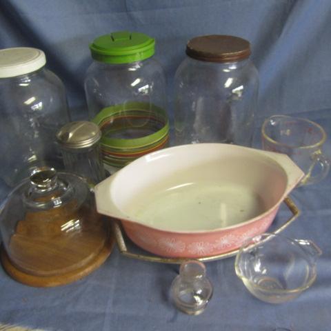 lot 83 image: Pyrex, Measure Cups, Jars
