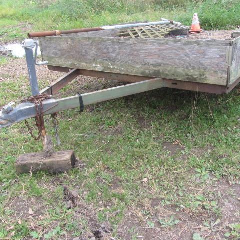 lot 9 image: Farm Trailer